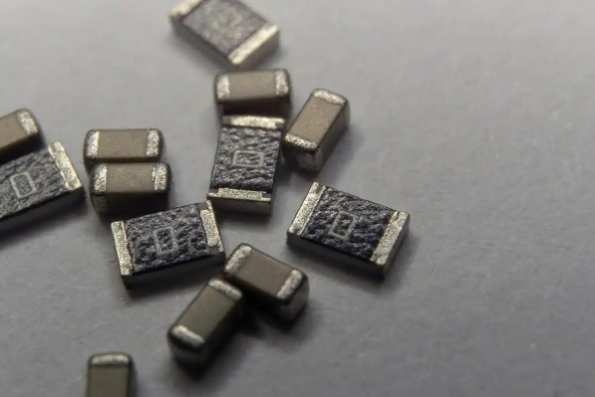 沿海鹽霧腐蝕：貼片電阻抗硫化性能與密封封裝工藝的協同優化